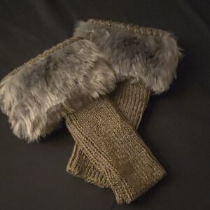 Gray Faux Fur Fingerless Gloves